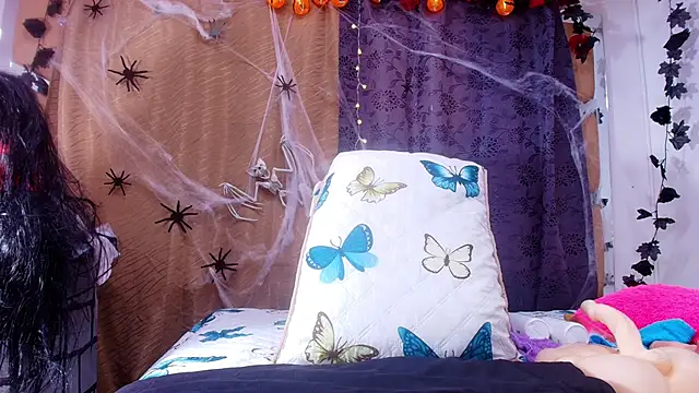 sweegirl69 online show from October 15, 2025, 11:54 am