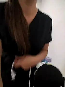 Madisson-04  online show from November 17, 2025, 12:33 pm