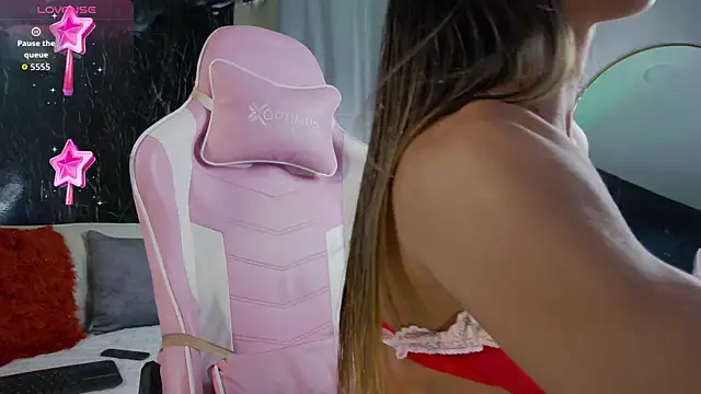 Emily Foxx01 online show from November 9, 2025, 4:16 pm