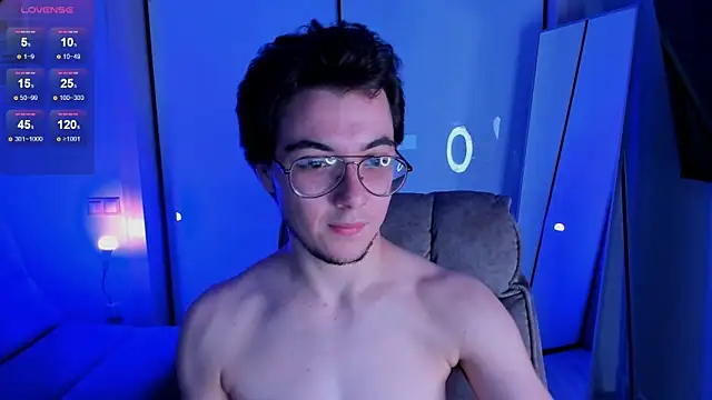 Snapshot of tyler_bergg chatting on September 14, 2025, 12:21 am tyler bergg online show from September 14, 2025, 12:21 am