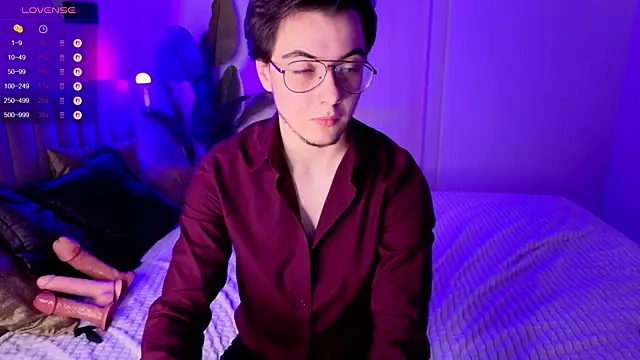 Snapshot of tyler_bergg chatting on September 19, 2025, 8:53 pm tyler bergg online show from September 19, 2025, 8:53 pm