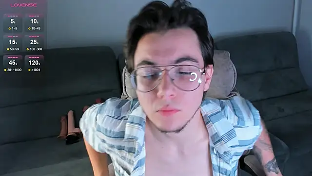 Snapshot of tyler_bergg chatting on September 25, 2025, 11:52 pm tyler bergg online show from September 25, 2025, 11:52 pm