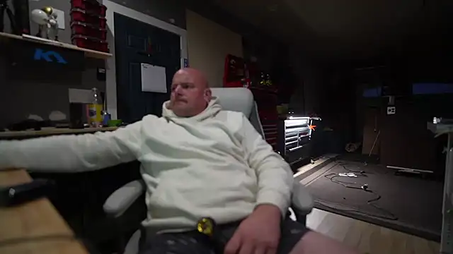 Snapshot of Soundfreak chatting on October 19, 2025, 10:49 am Soundfreak online show from October 19, 2025, 10:49 am