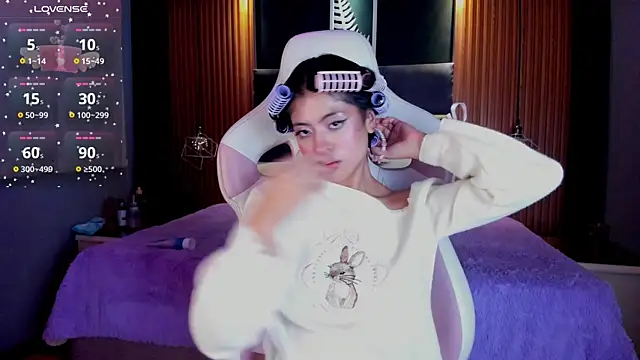 AlanaWalker9 online show from November 28, 2025, 3:47 pm