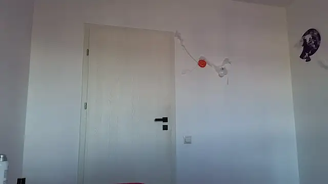 crystalxx18 online show from October 29, 2025, 9:33 am