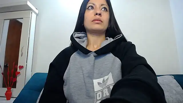 Taylormegan online show from December 5, 2025, 12:52 am