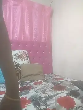 SweetSlenderChoc online show from October 26, 2025, 6:03 pm