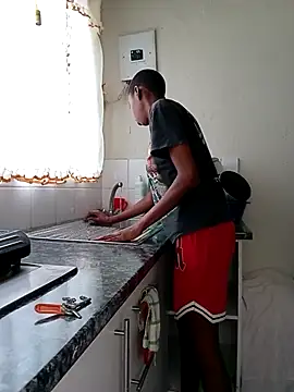 SweetSlenderChoc online show from April 15, 2026, 9:27 am