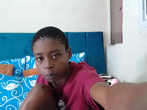 Snapshot of SweetSlenderChoc chatting on May 13, 2026, 1:30 pm SweetSlenderChoc online show from May 13, 2026, 1:30 pm
