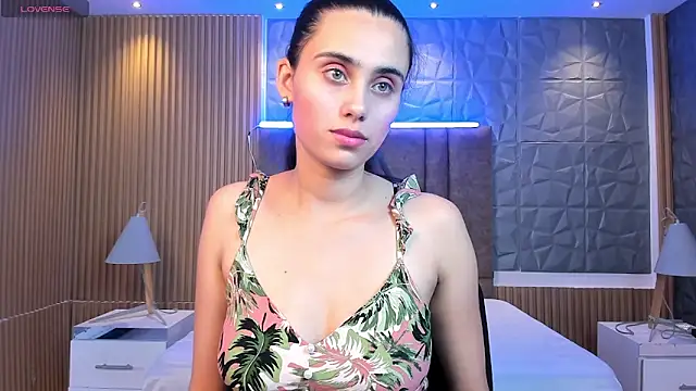 sofiapalacioss online show from September 30, 2025, 7:19 pm