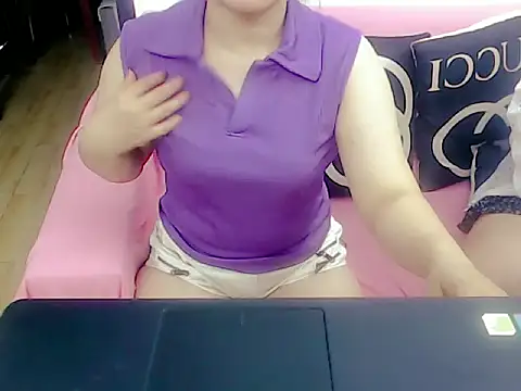 Hana Mina online show from May 21, 2026, 5:14 am