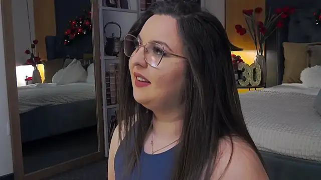 Mia Swano online show from December 18, 2025, 11:33 pm