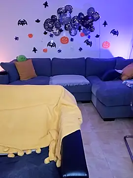 AngelaWild- online show from November 3, 2025, 11:00 am