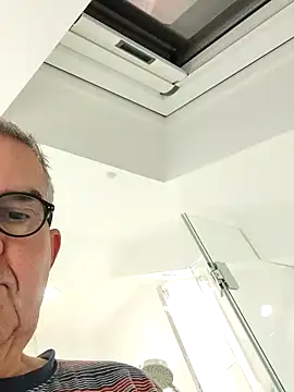 Snapshot of Oldmenhot66 chatting on October 8, 2025, 4:54 am Oldmenhot66 online show from October 8, 2025, 4:54 am