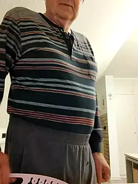 Oldmenhot66 online show from April 19, 2026, 3:28 am