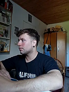 ferrari1996 online show from November 6, 2025, 5:58 pm