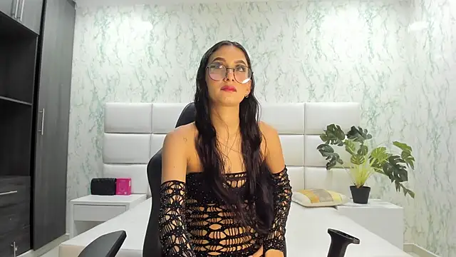 ValerySkinnyy online show from October 10, 2025, 11:26 pm