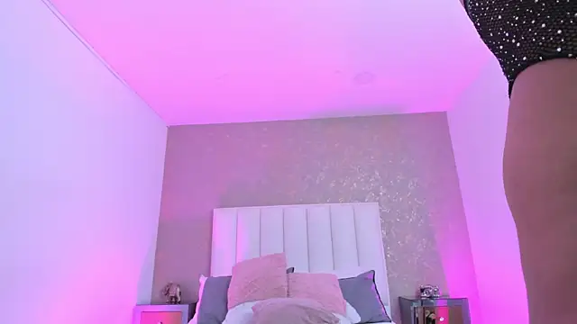 KaylieBrooks online show from April 15, 2026, 7:58 pm