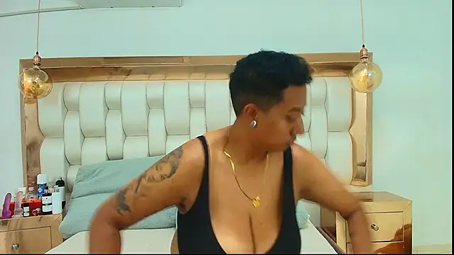 TiffantyAndStacy online show from October 31, 2025, 7:59 pm