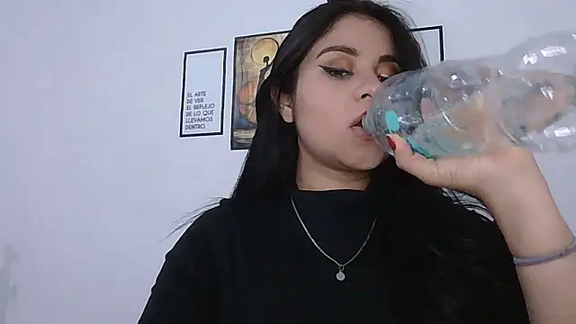 Snapshot of ValerieLove_ chatting on February 5, 2026, 7:40 pm ValerieLove online show from February 5, 2026, 7:40 pm