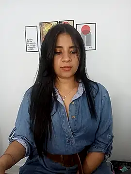 Snapshot of ValerieLove_ chatting on February 6, 2026, 8:12 pm ValerieLove online show from February 6, 2026, 8:12 pm