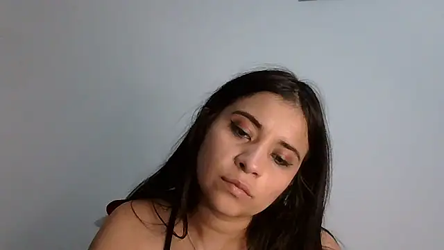 Snapshot of ValerieLove_ chatting on February 17, 2026, 11:55 pm ValerieLove online show from February 17, 2026, 11:55 pm