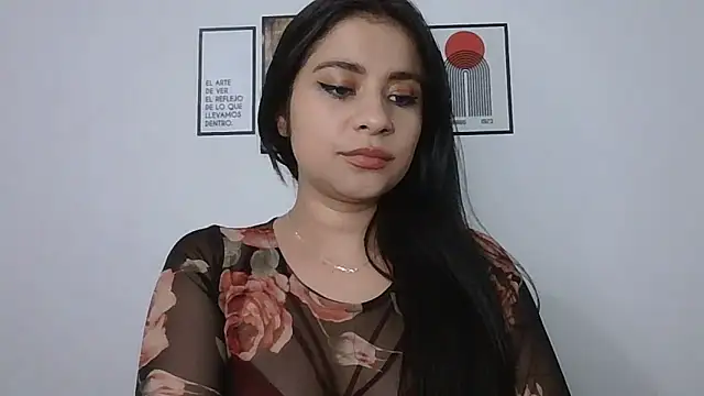 Snapshot of ValerieLove_ chatting on March 5, 2026, 11:12 pm ValerieLove online show from March 5, 2026, 11:12 pm