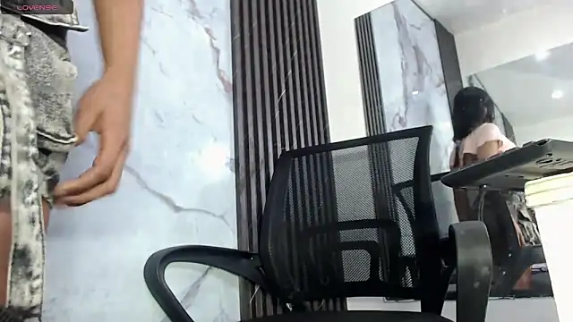 Snapshot of Penelopee_Rouse chatting on February 24, 2026, 8:29 pm Penelopee Rouse online show from February 24, 2026, 8:29 pm