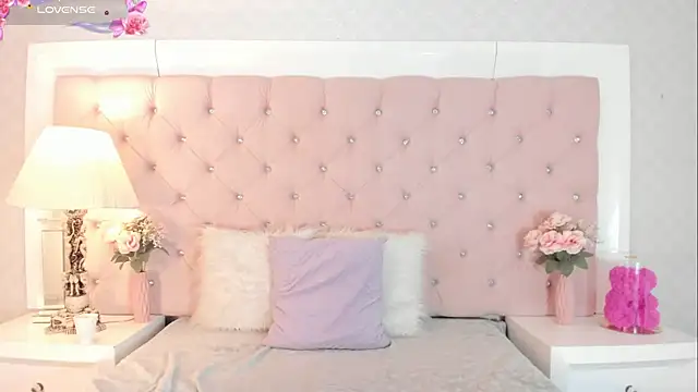 CaterinaRomano online show from November 8, 2025, 2:50 pm