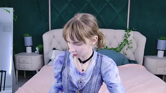 Beverly Gomes online show from November 8, 2025, 3:34 pm