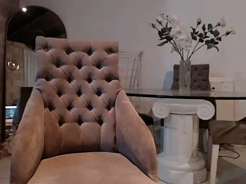 Marrr-hot online show from November 11, 2025, 10:10 pm