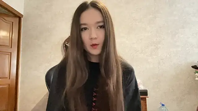 Snapshot of Pikmigirl18 chatting on September 12, 2025, 1:11 pm Pikmigirl18 online show from September 12, 2025, 1:11 pm