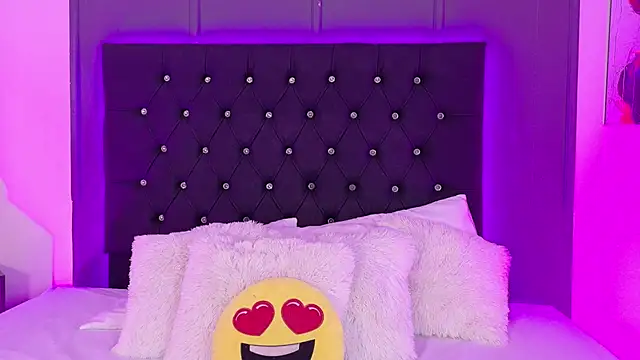 Snapshot of qk1_AND_qk5 chatting on September 9, 2025, 9:14 pm qk1 AND qk5 online show from September 9, 2025, 9:14 pm