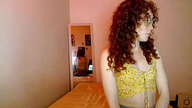 Snapshot of Myrosieposy chatting on December 2, 2025, 11:00 pm Myrosieposy online show from December 2, 2025, 11:00 pm