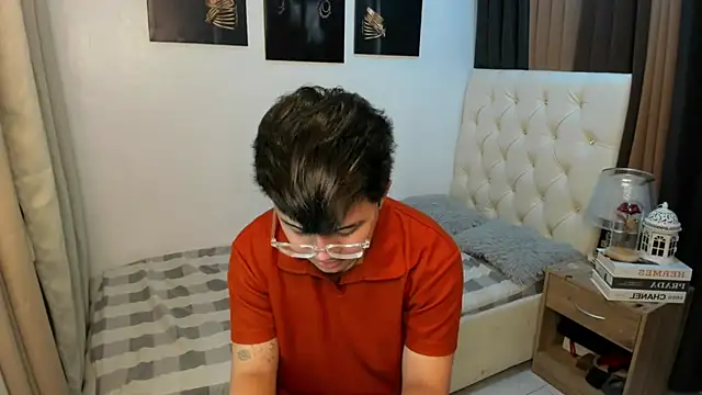 Snapshot of KentAivan chatting on October 17, 2025, 4:53 pm KentAivan online show from October 17, 2025, 4:53 pm