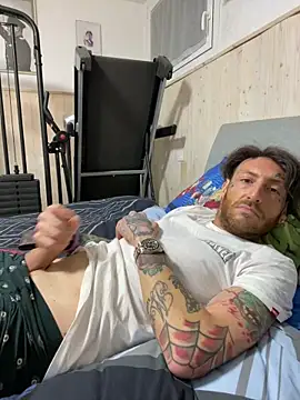 Snapshot of dennis89768 chatting on February 15, 2026, 12:29 am dennis89768 online show from February 15, 2026, 12:29 am