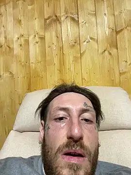 Snapshot of dennis89768 chatting on March 1, 2026, 11:40 pm dennis89768 online show from March 1, 2026, 11:40 pm