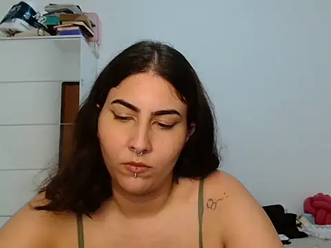 ApenasLys online show from April 19, 2026, 12:22 am