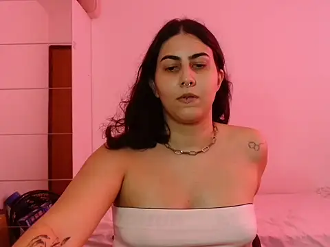 ApenasLys online show from June 3, 2026, 2:33 pm