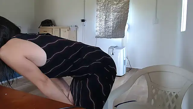 Missforever online show from December 14, 2025, 3:17 pm