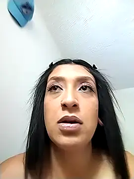 Snapshot of Coralaine_96 chatting on March 3, 2026, 3:40 pm Coralaine 96 online show from March 3, 2026, 3:40 pm