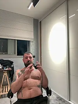 KstnSrg19 online show from February 5, 2026, 10:25 pm