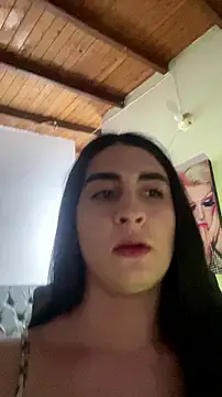 lola diez online show from July 15, 2026, 11:21 pm