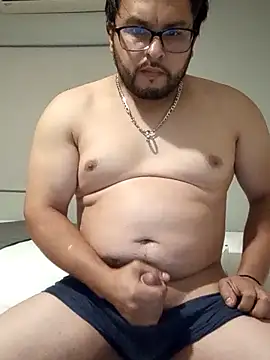 MauxXx93 online show from February 17, 2026, 5:37 am