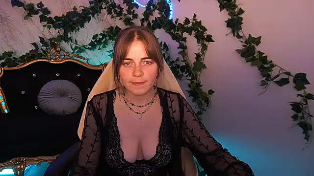 Snapshot of ShinyfromUa chatting on November 5, 2025, 9:15 pm ShinyfromUa online show from November 5, 2025, 9:15 pm