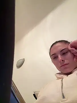 SophiiaStarr online show from April 12, 2026, 5:40 pm