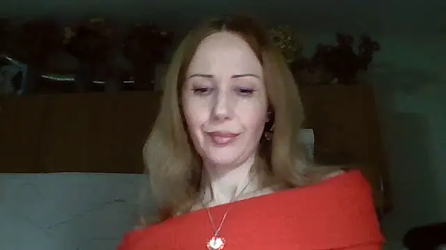 Tiluu1 online show from February 8, 2026, 8:45 pm