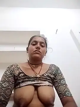 Snapshot of Sonam_shinde chatting on April 23, 2026, 8:11 pm Sonam shinde online show from April 23, 2026, 8:11 pm