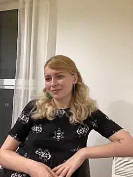 Snapshot of AnyaHellCat chatting on October 1, 2025, 6:36 pm AnyaHellCat online show from October 1, 2025, 6:36 pm