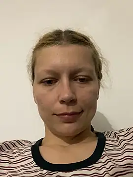 Snapshot of AnyaHellCat chatting on October 29, 2025, 9:27 pm AnyaHellCat online show from October 29, 2025, 9:27 pm